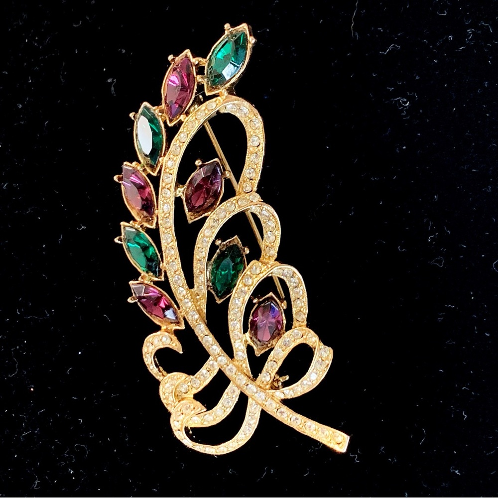 🤩 Stunning Vintage Gold Tone Amethyst & Rhinestone Feather Brooch